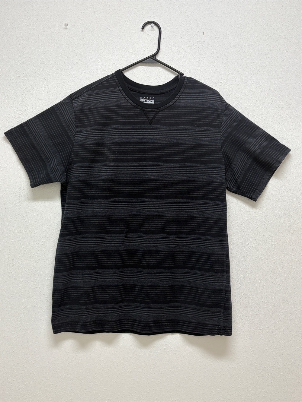 Men Basic Editions Black and Charcoal Striped Short Sleeve Tee. Men Large